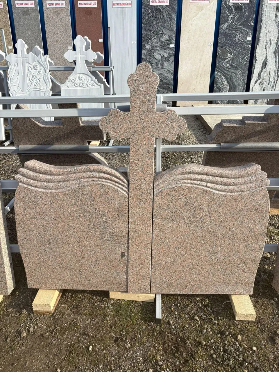 MARMURA GRANIT GR11 cruce funerara granit rosu tripla