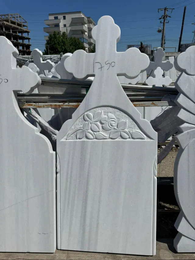 eMonumente EM 058 cruce marmură cu trandafiri