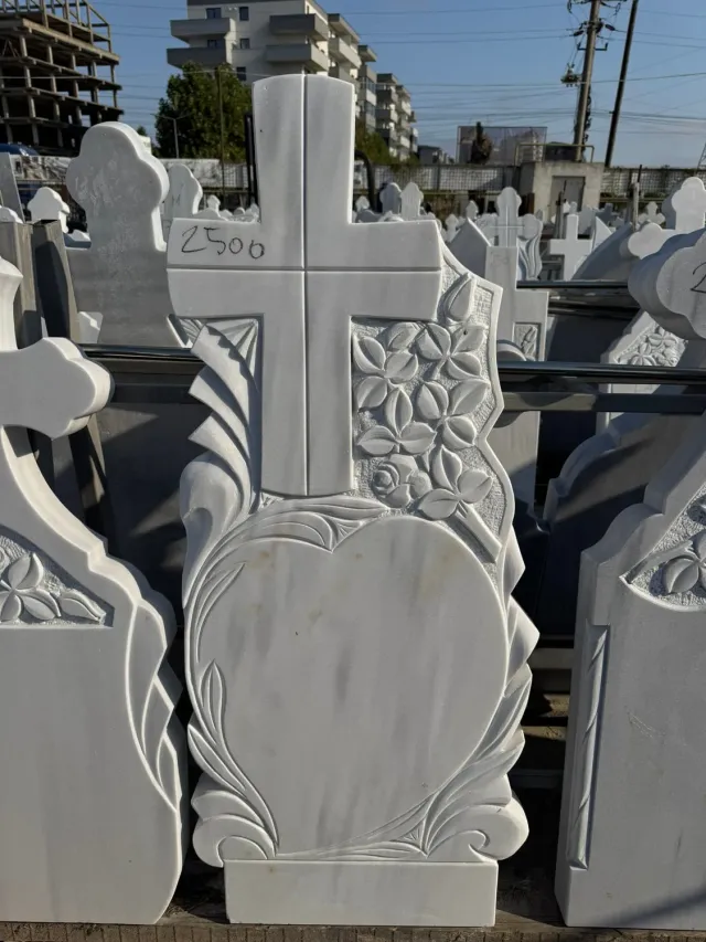 eMonumente EM 074 cruce marmură