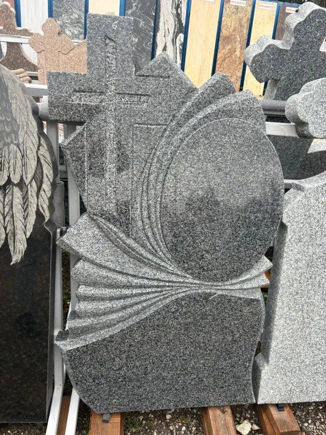 MARMURA GRANIT GN19 cruce funerara granit negru cu postament