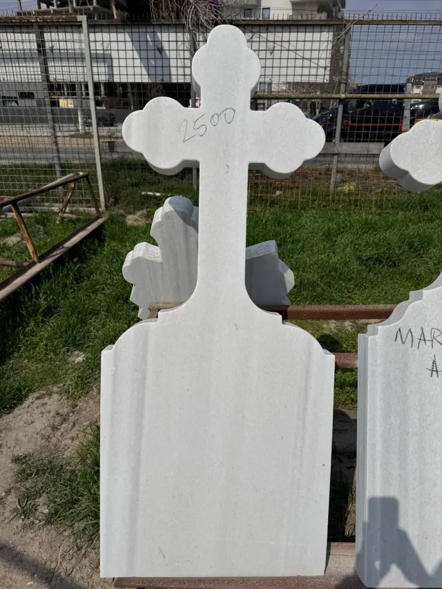 eMonumente EM 050 cruce funerara