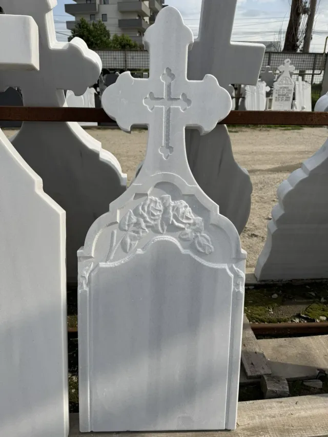 eMonumente EM 033 monument funerar