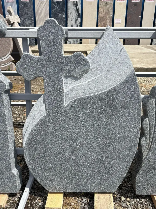 MARMURA GRANIT GN15 cruce funerara granit negru cu postament