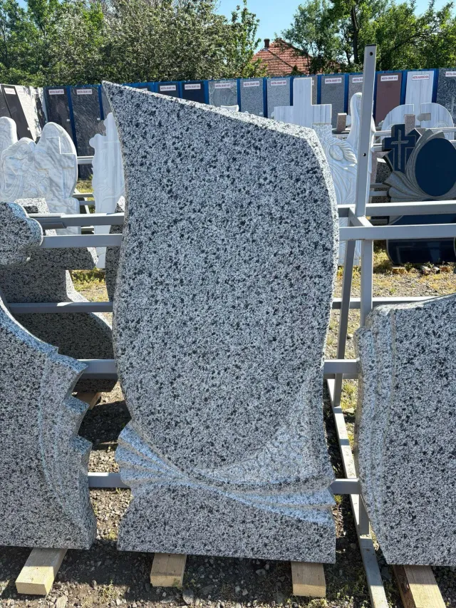 Cruce funerara granit gri GG16 cu postament si vaze