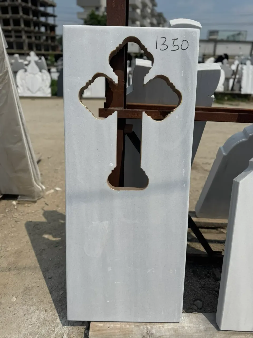 eMonumente EM 035 cruce funerara marmura
