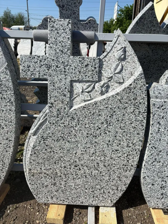 Marmura Granit GG13 cruce funerară granit gri cu vaze