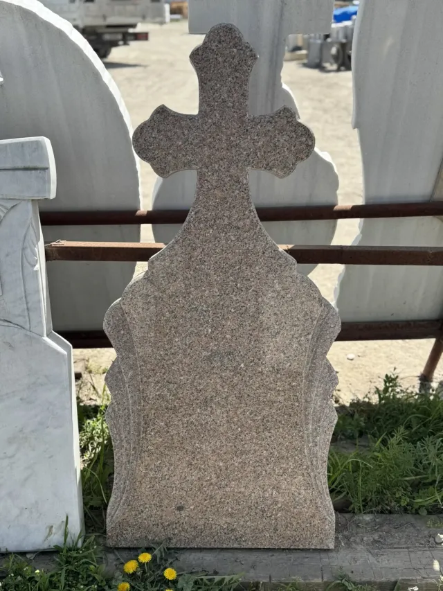 eMonumente EMG 003 cruce funerară din granit