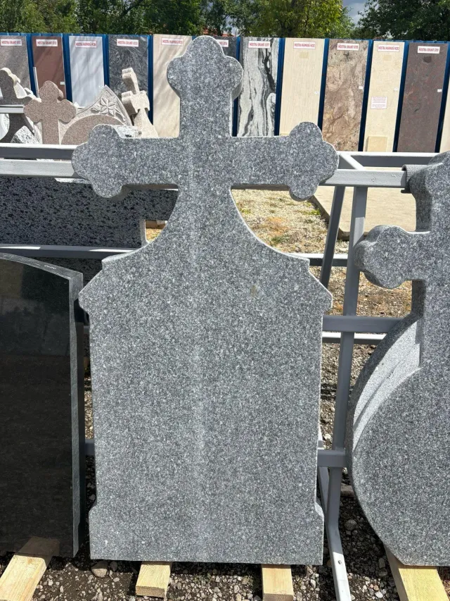 MARMURA GRANIT GN13 cruce funerară granit negru cu postament