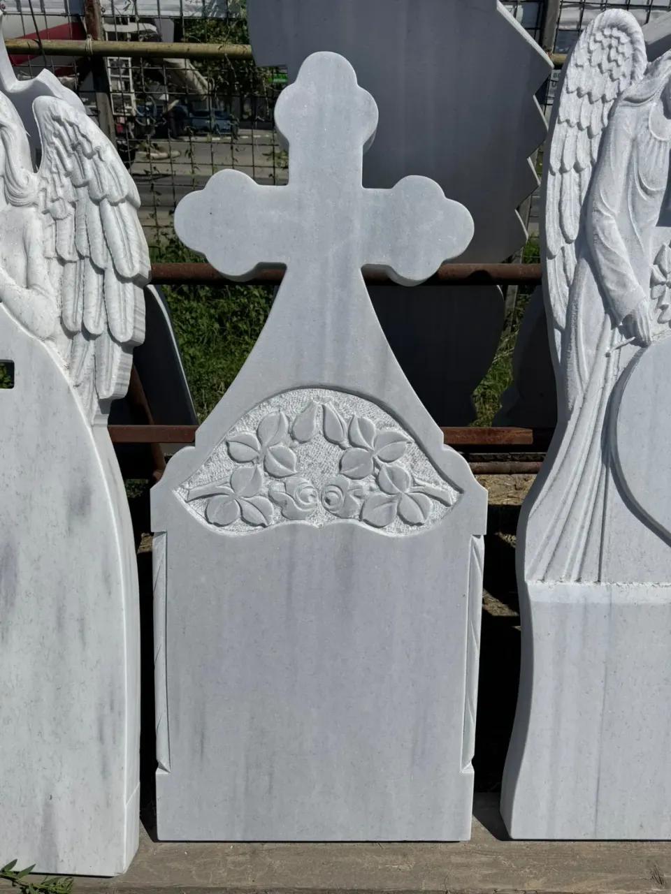 eMonumente EM 063 cruce marmură 8 cm cu trandafiri